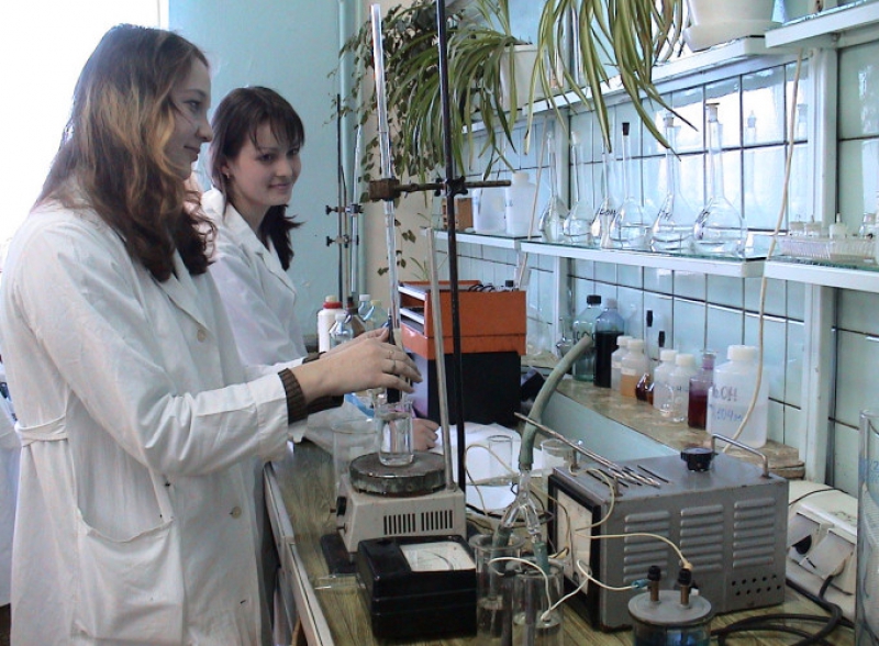 實(shí)驗室水質(zhì)檢測儀采集水樣